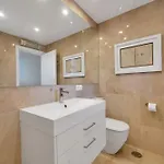 Lujoso Y Moderno Piso Con Piscina Cerca Del Campo De Golf En Guadalmina Alta - Quetzal 54
