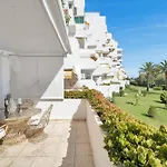 Lujoso Y Moderno Piso Con Piscina Cerca Del Campo De Golf En Guadalmina Alta - Quetzal 54 Apartment *