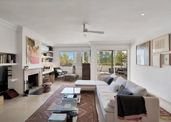 Lujoso Y Moderno Piso Con Piscina Cerca Del Campo De Golf En Guadalmina Alta - Quetzal 54 *