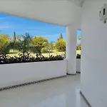 Lujoso Y Moderno Piso Con Piscina Cerca Del Campo De Golf En Guadalmina Alta - Quetzal 54 Apartamento