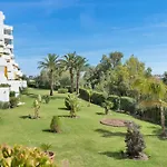 Lujoso Y Moderno Piso Con Piscina Cerca Del Campo De Golf En Guadalmina Alta - Quetzal 54 *
